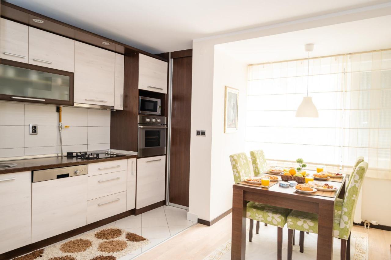 Bright 1Bdr Apartment In The City Center Сараево Экстерьер фото
